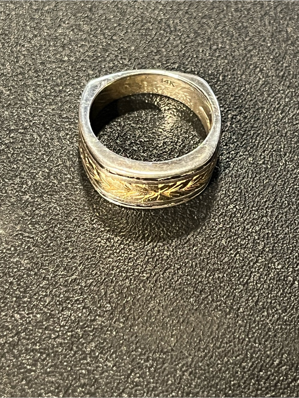 Two-Tone Carved Floral Band Ring - Sterling Silver and 14k gold Size 6 3/4. - Picture 7 of 8